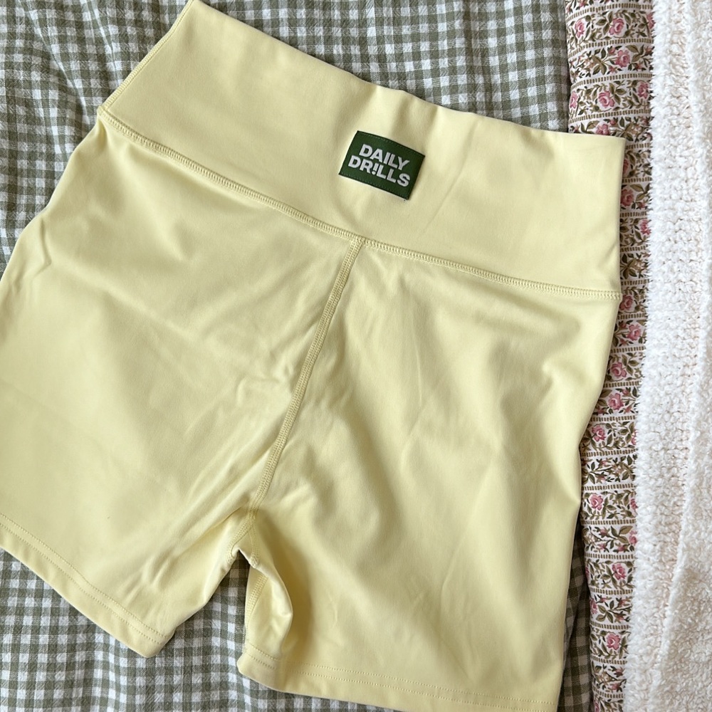 DD Go! Shortie shorts